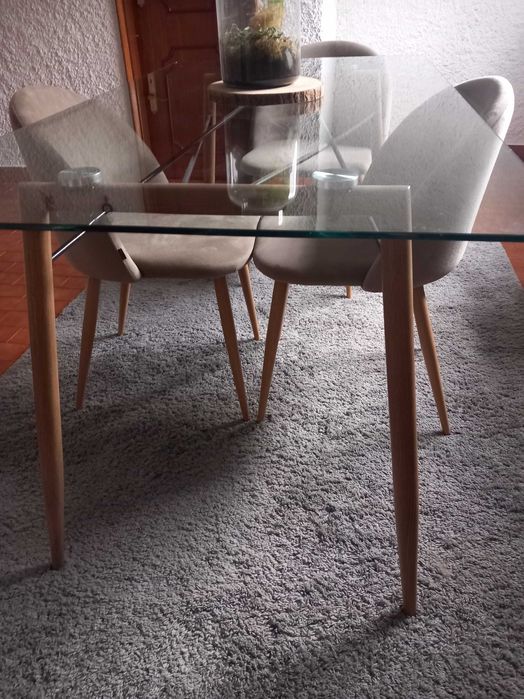 Vendo mesa de vidro- negociável