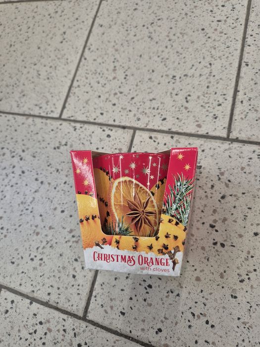 Świece.o zapachu świąt Bożego Narodzenia