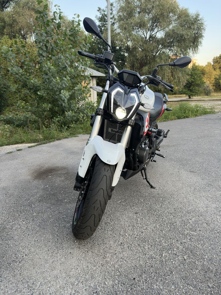 Benelli TNT 302S