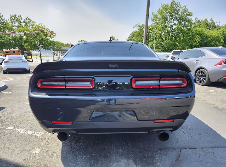 Dodge Challenger      2019