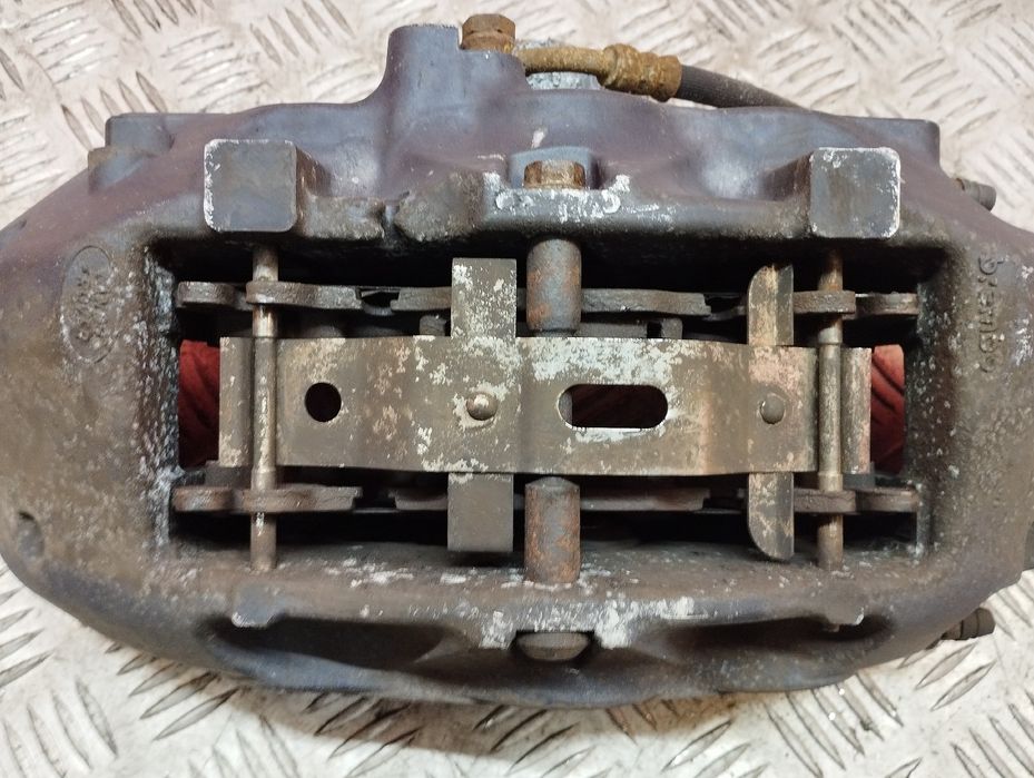 Супорт передній Рендж Ровер Тормозной супорт Range Rover Sport Ренж