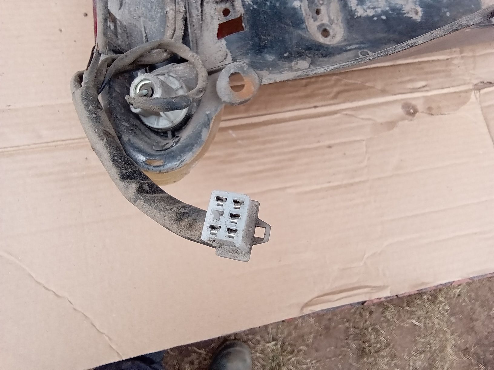 Tylna lampa z błotnikiem QT-4 Zipp  Quantym  Romet Barton  Torq  Junak