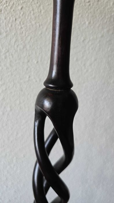 Cinzeiros Antigos em Pau Preto – Pé Alto com 60cm