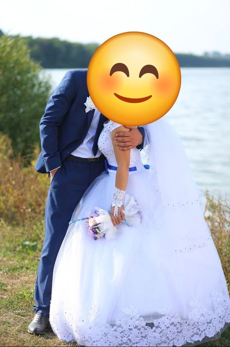 Весільне плаття.