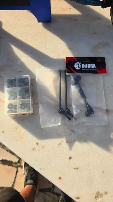 Axial Yeti 1/10 + Spares