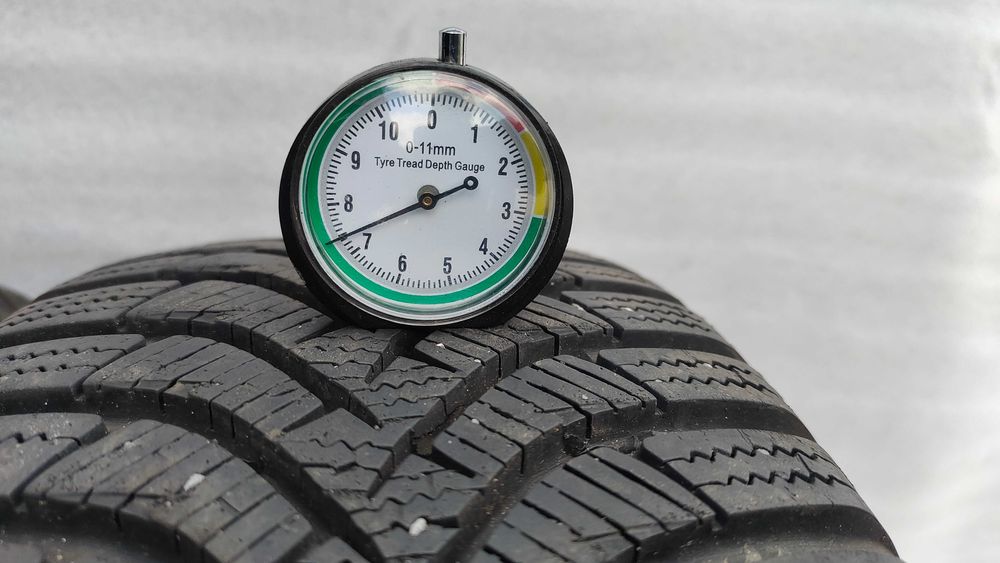 Opony Zimowe 195/65/15 Hankook 2szt 7,4mm