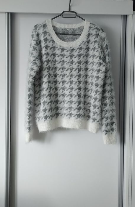 Włochaty ciepły sweter damski rozm.L/XL