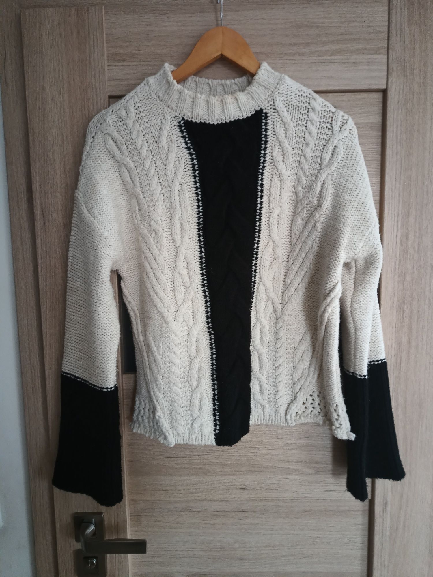 Ciepły sweter Reserved S warkocze sploty