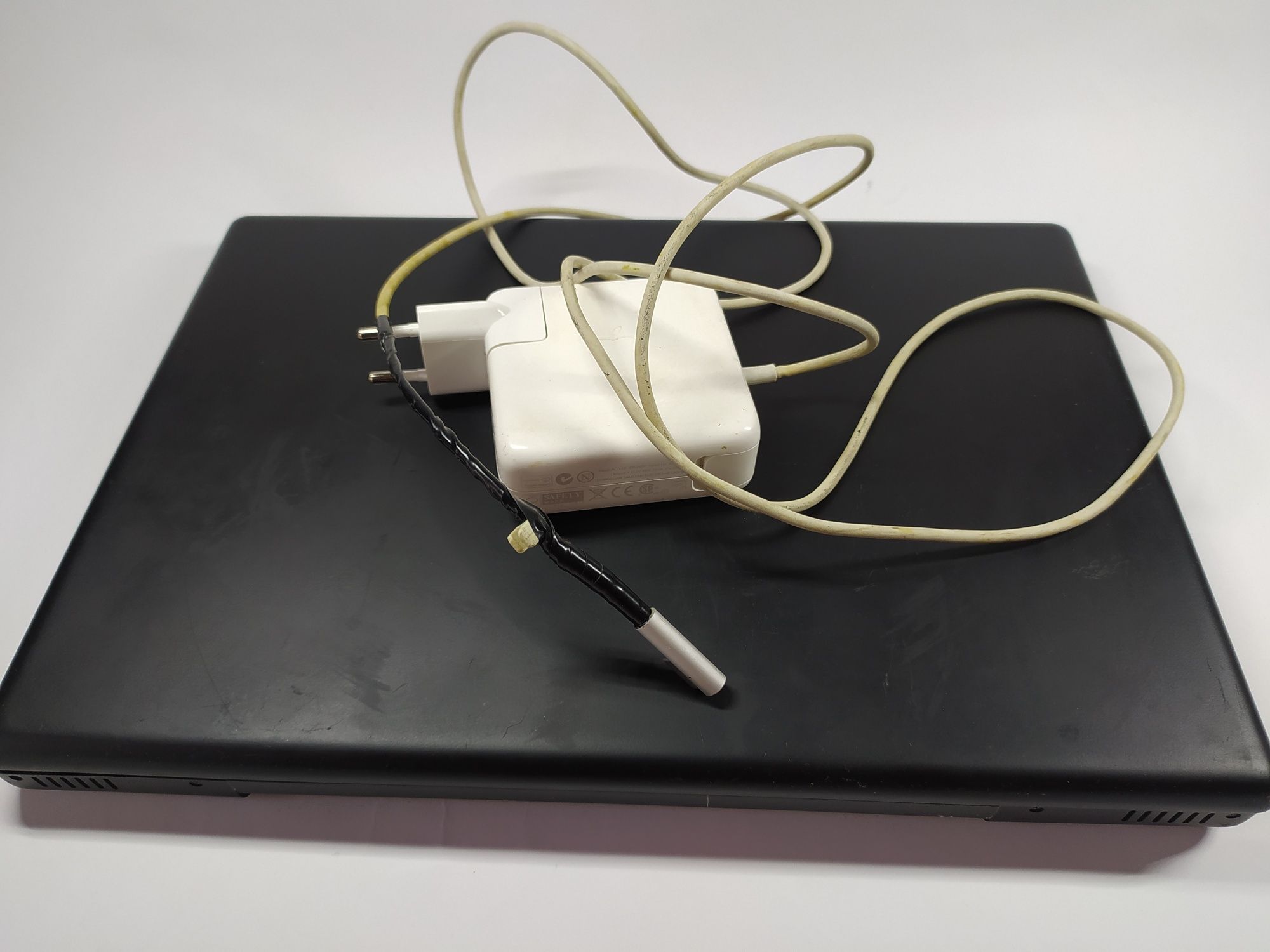 Ноутбук Apple MacBook A1181