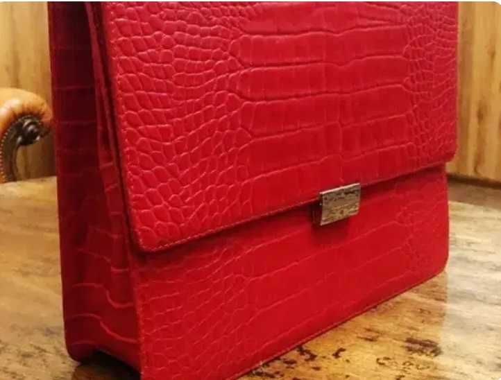 Кожаный портфель