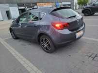 Opel Astra J 1.6 benzyna 2010 rok niski przebieg