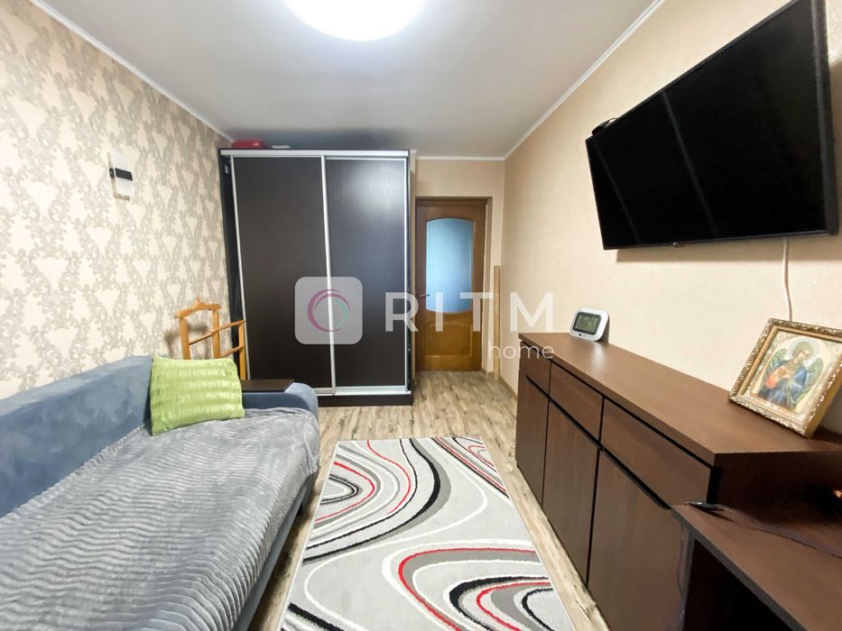 4-к. кв.з ремонтом у цегляному будинку на проспекті Соборності, 25Б