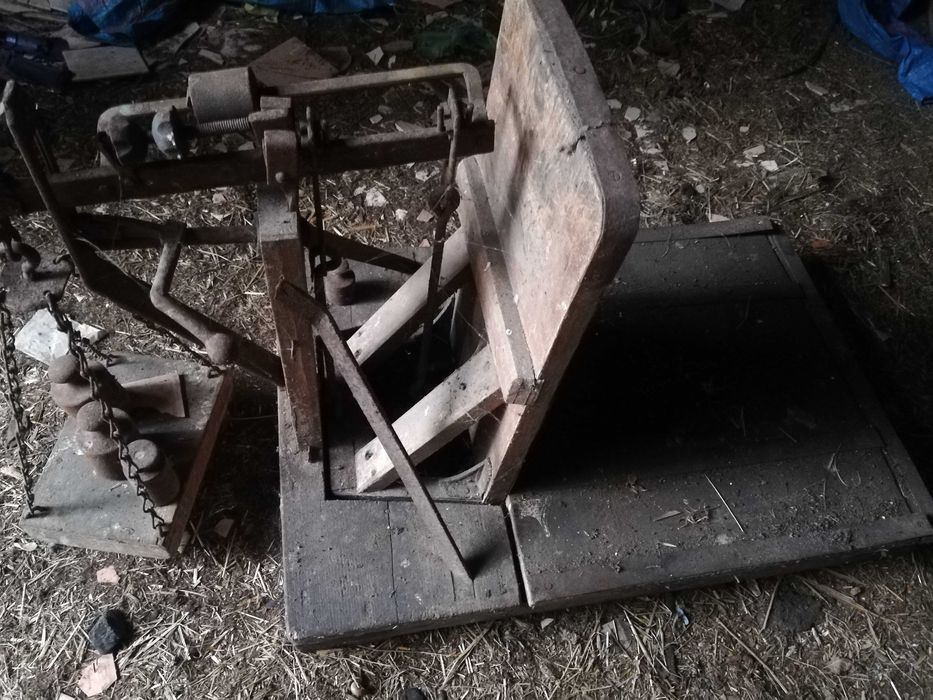 Stara drewniana Waga z odważnikami- kompletna