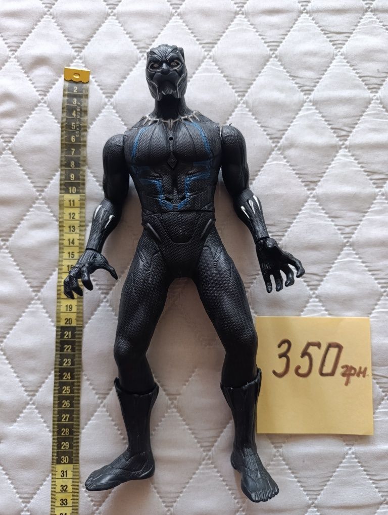 Фігурки MARVEL..