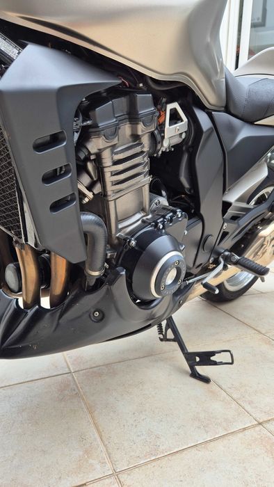 Vendo Kawasaki Z1000 - Titanium