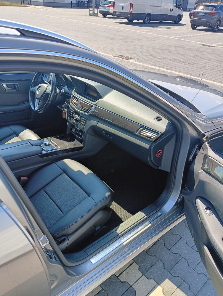 Mercedes-Benz E W212 Avantgarde E200 CGI • 2012 •  Bezwypadkowy
