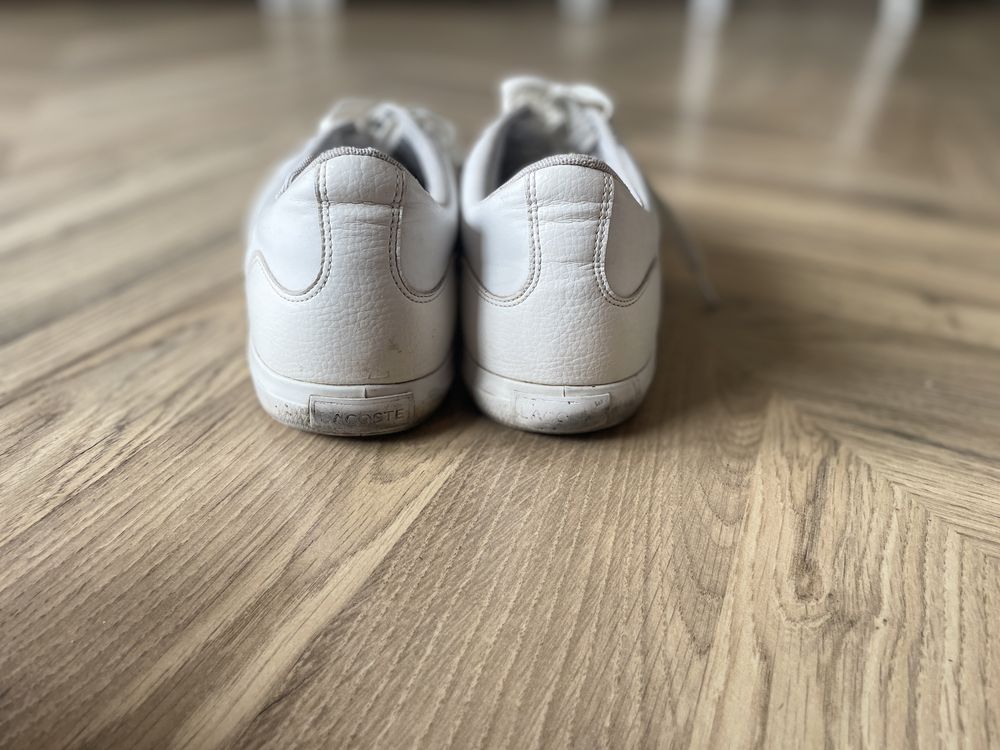 Białe sneakersy lacoste 43 męskie skóra