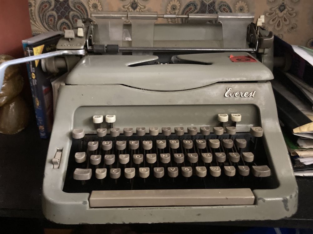 Maquina de escrever Everest old type writer