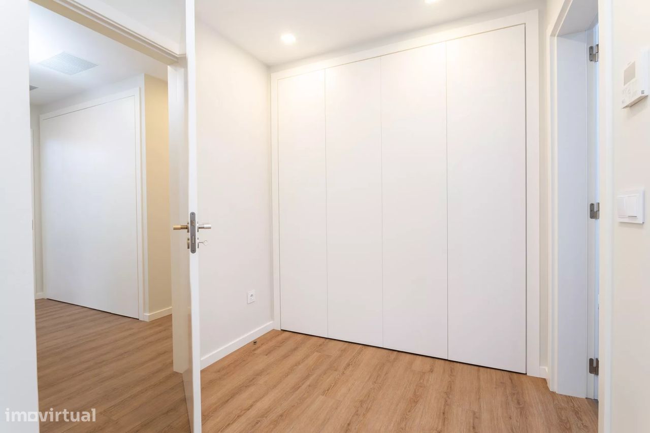 Apartamento T4 no Condomínio VILLA ROMÃO em Carnaxide