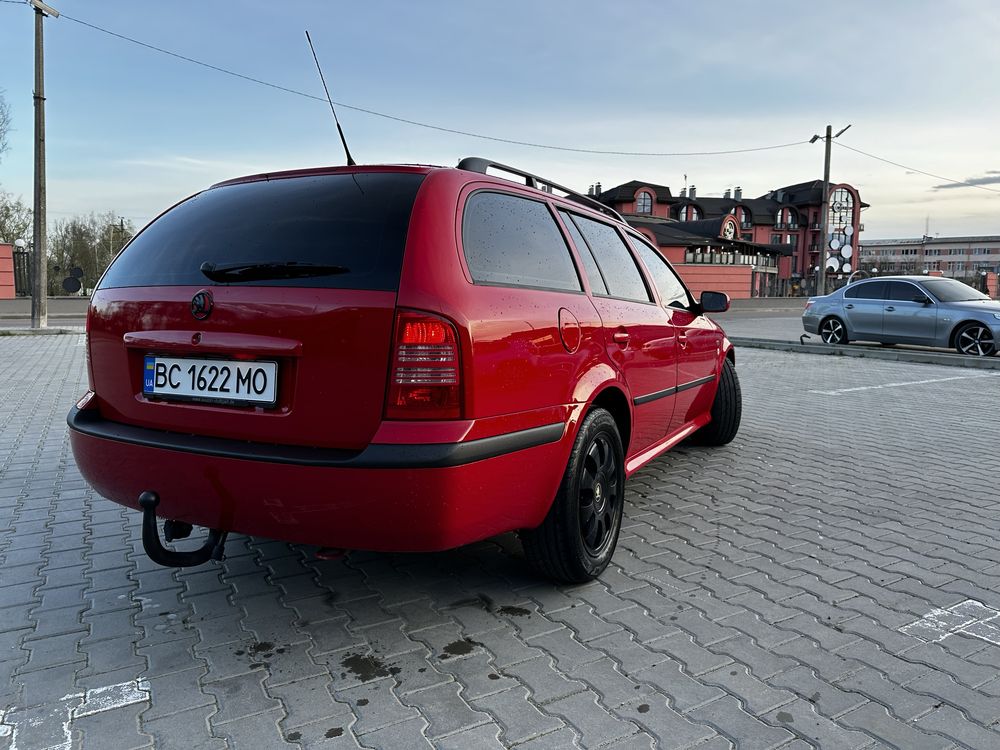 Продам skoda octavia tour 1.8 бензин