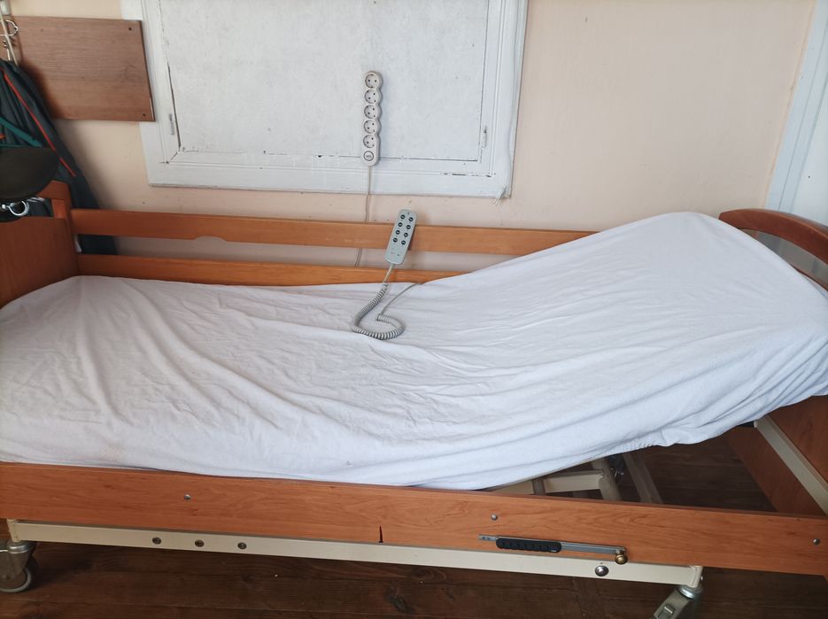 Ліжко з електроприводом