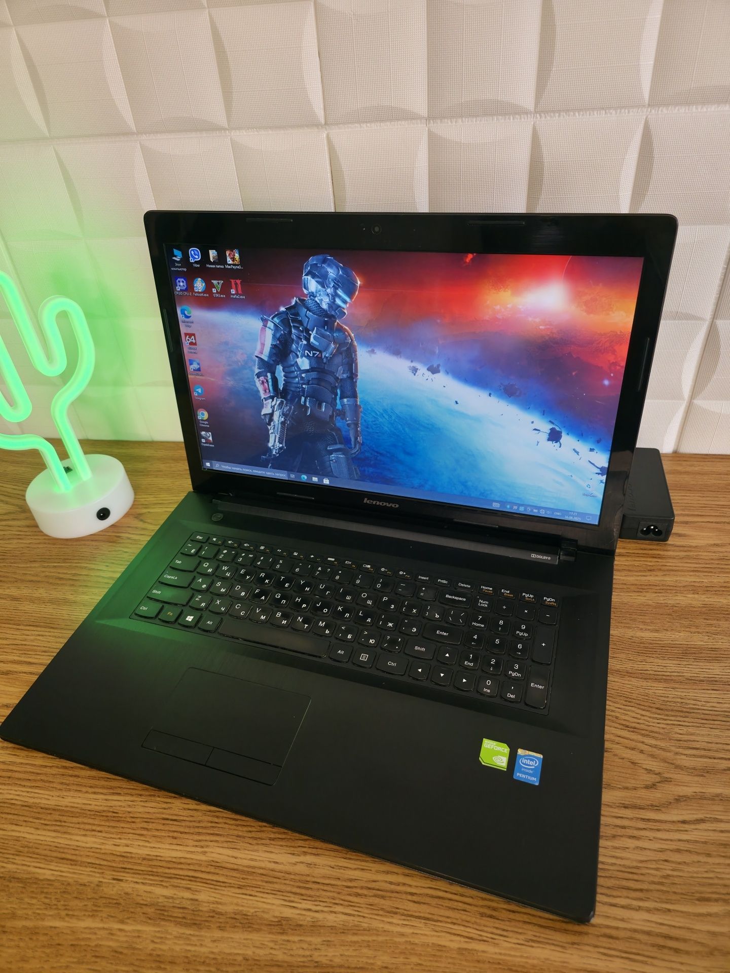 Игровой ноутбук Lenovo 17.3" —Intel, 8GB, SSD+HDD, NVIDIA