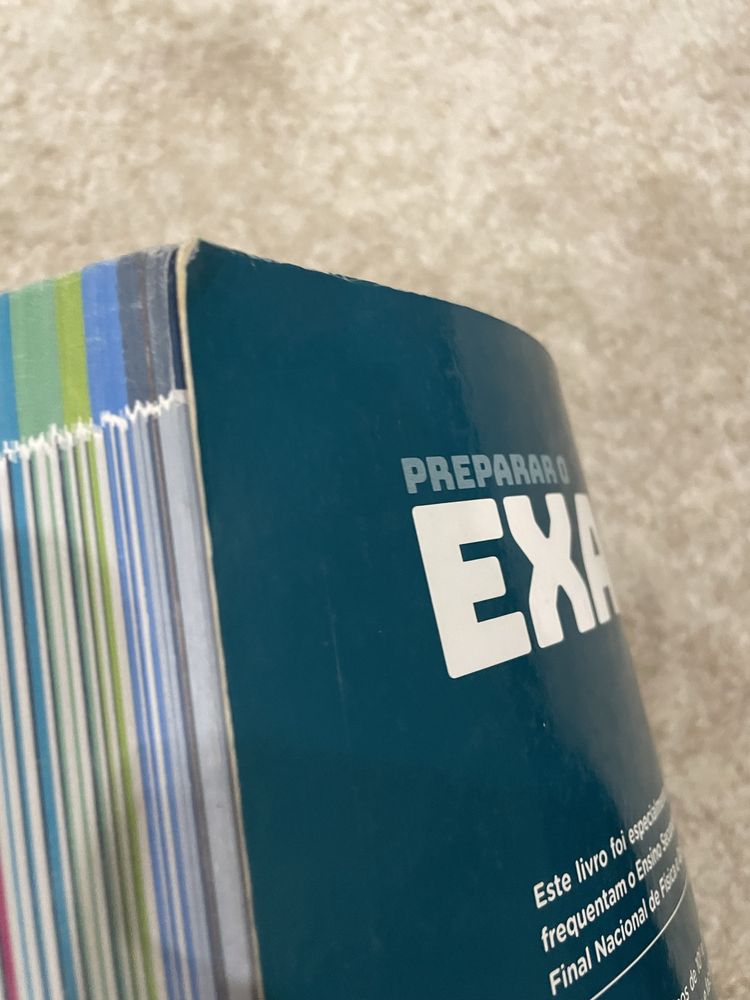 Livro Preparar o exame 11ºano Física e química A 2021