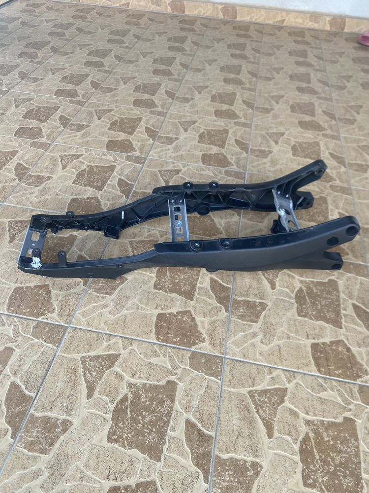 Подрамник GSX-R 600 K8-L0