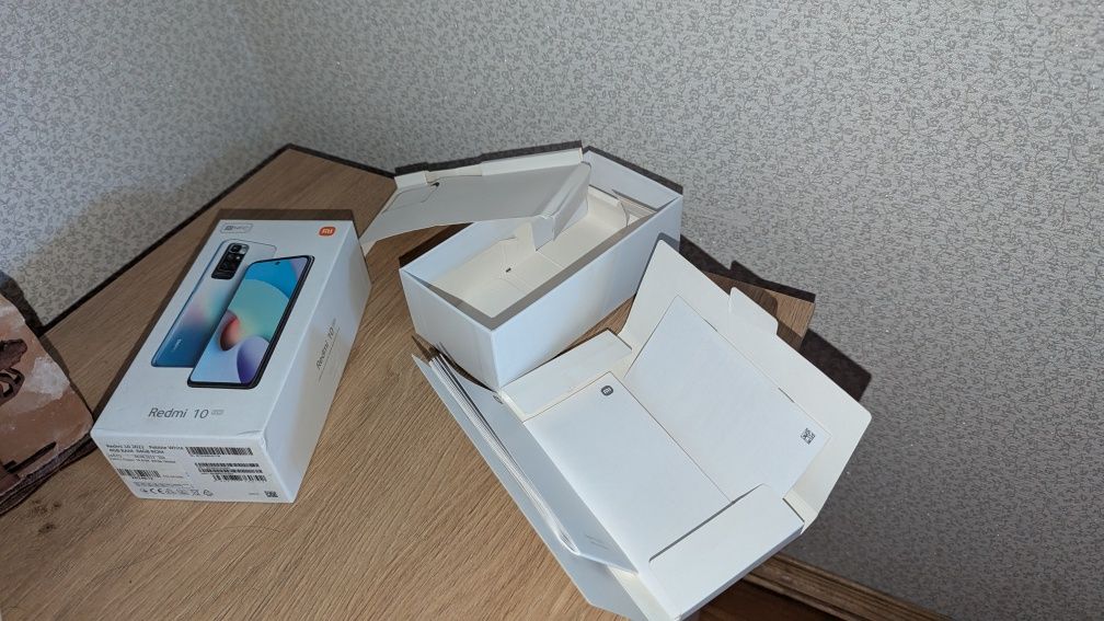 Redmi 10 – 64 ГБ, 50 МП, MIUI 14, гарний стан 

стан