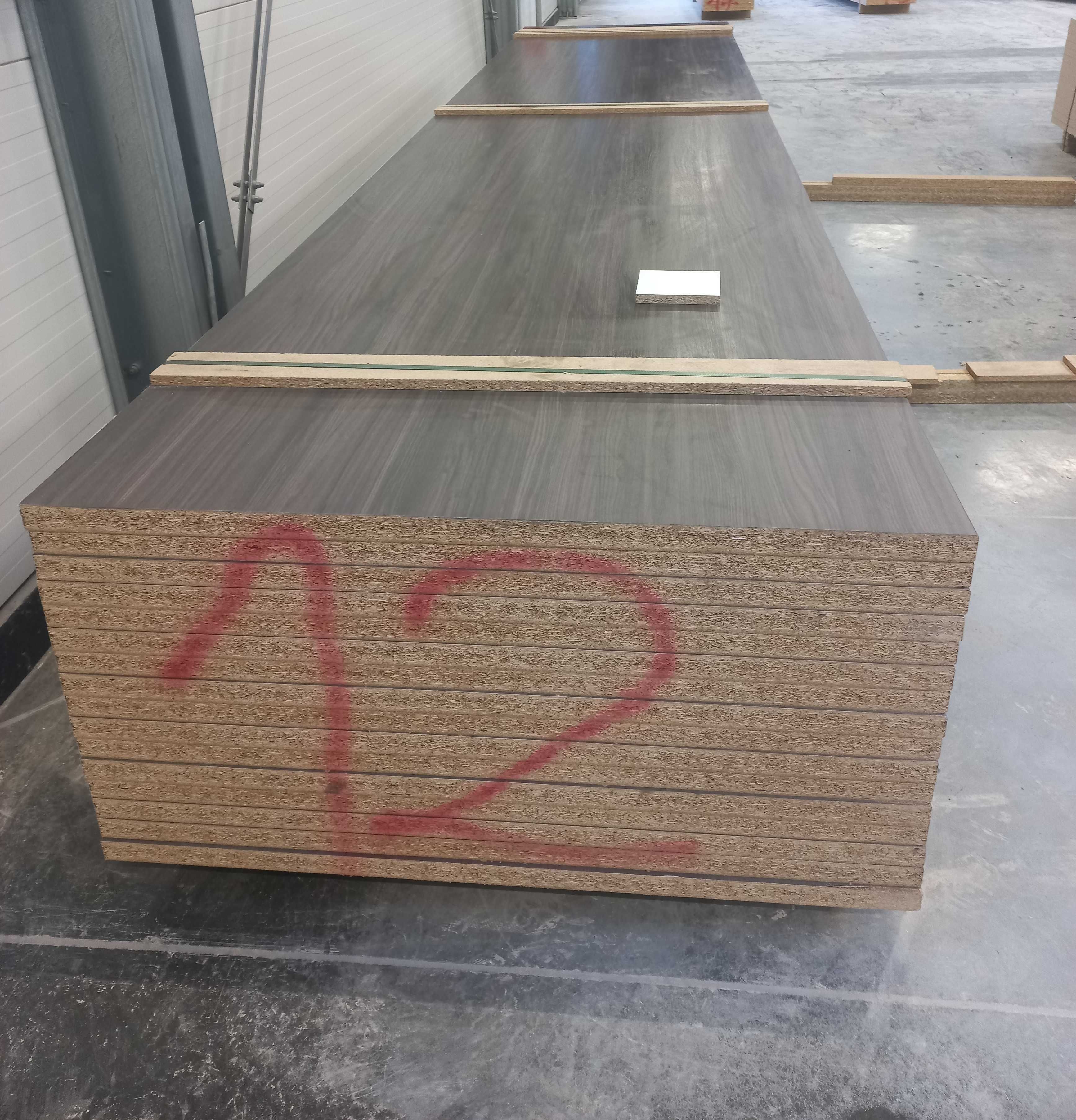 Blaty kuchenne/robocze z płyty wiórowej-laminowanej, szer.: 122 cm