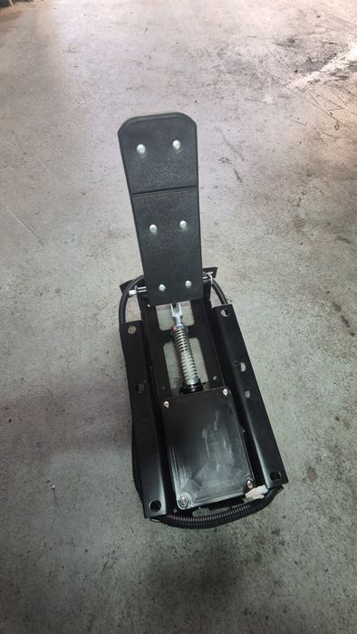 Melex Pojazd wolnobieżny  pedal gazu