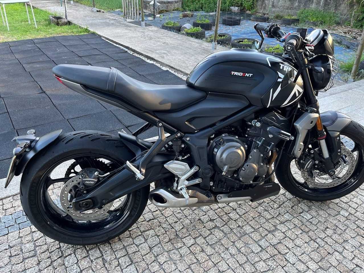 Triumph Trident 660