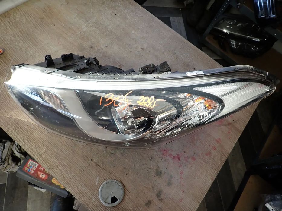 HYUNDAI I30 II LAMPA LEWY PRZÓD 92101-A6020