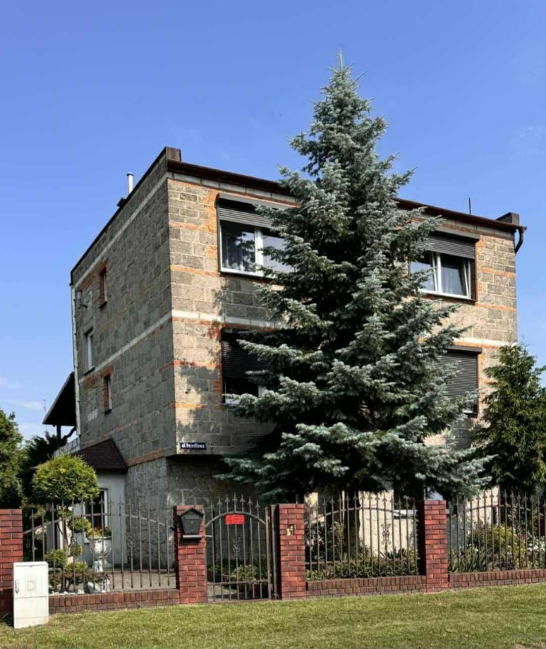 Dom wolnostojący, 4 sypialnie, 2 łazienki – Nowy Tomyśl, centrum 217m2