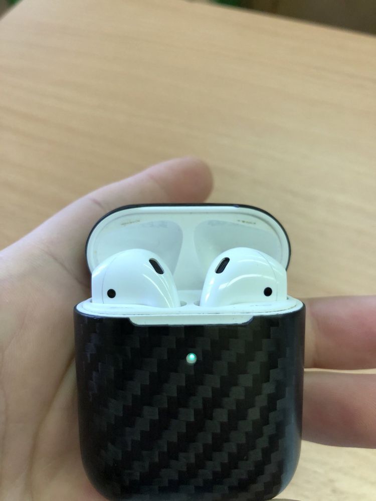 Потерял AirPods 2 в карбон чехле