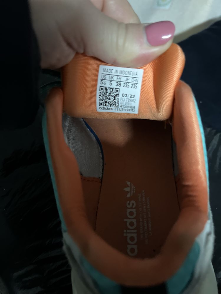 Sapatilhas  modelos Zx 22 Boost tam 38