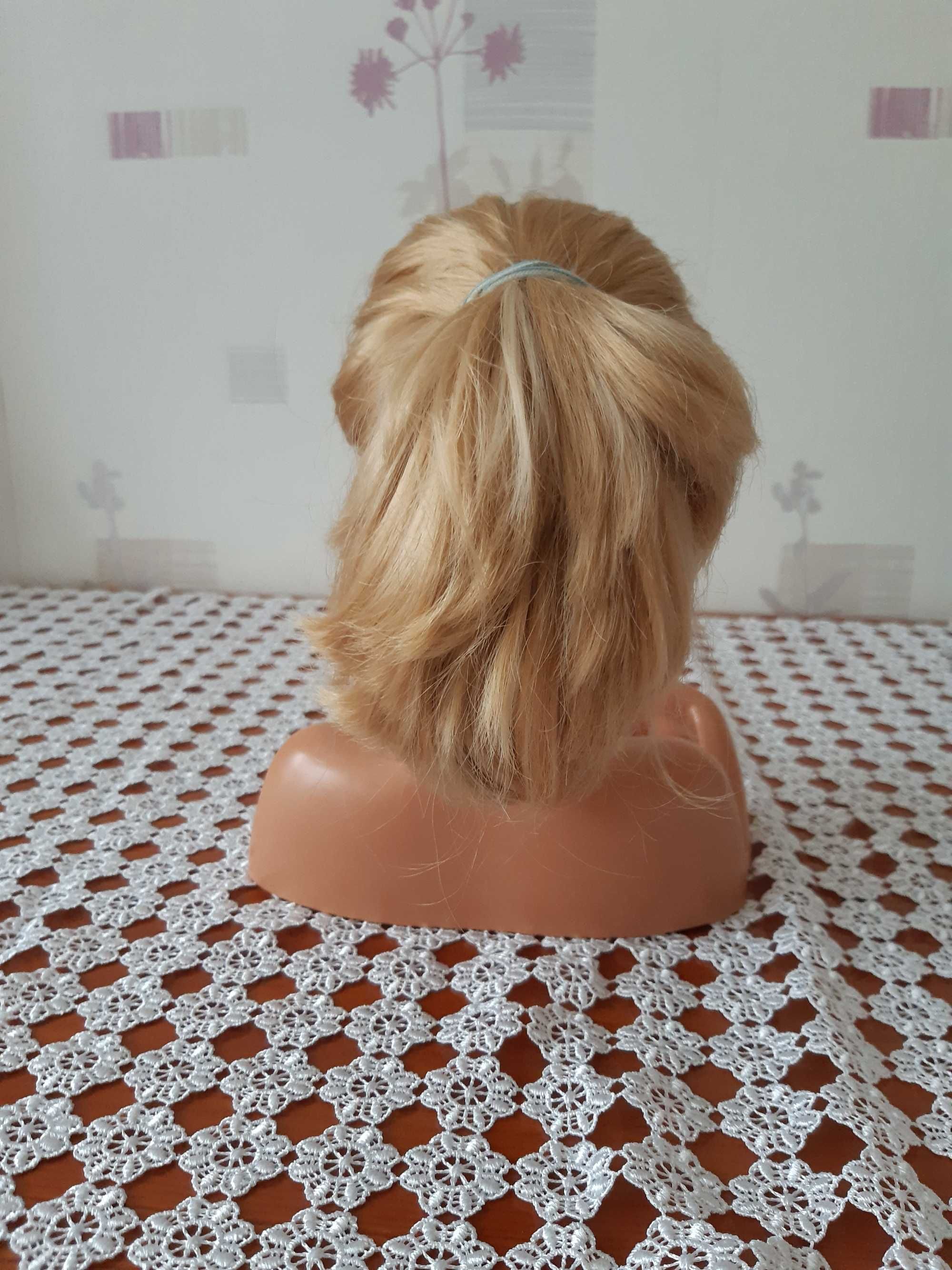 Barbie głowa do czesania - stylizacja fryzury.