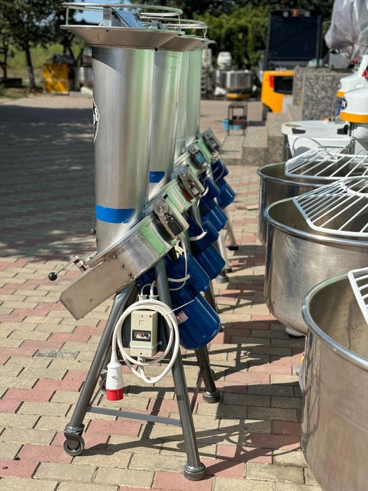 Подрібнювач для панірувальних сухарів з Німеччини JUNIOR