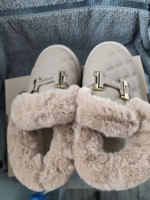 Нови зимние уги 38 р.