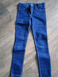 Spodnie dziewczęce jeansowe rozmiar 134