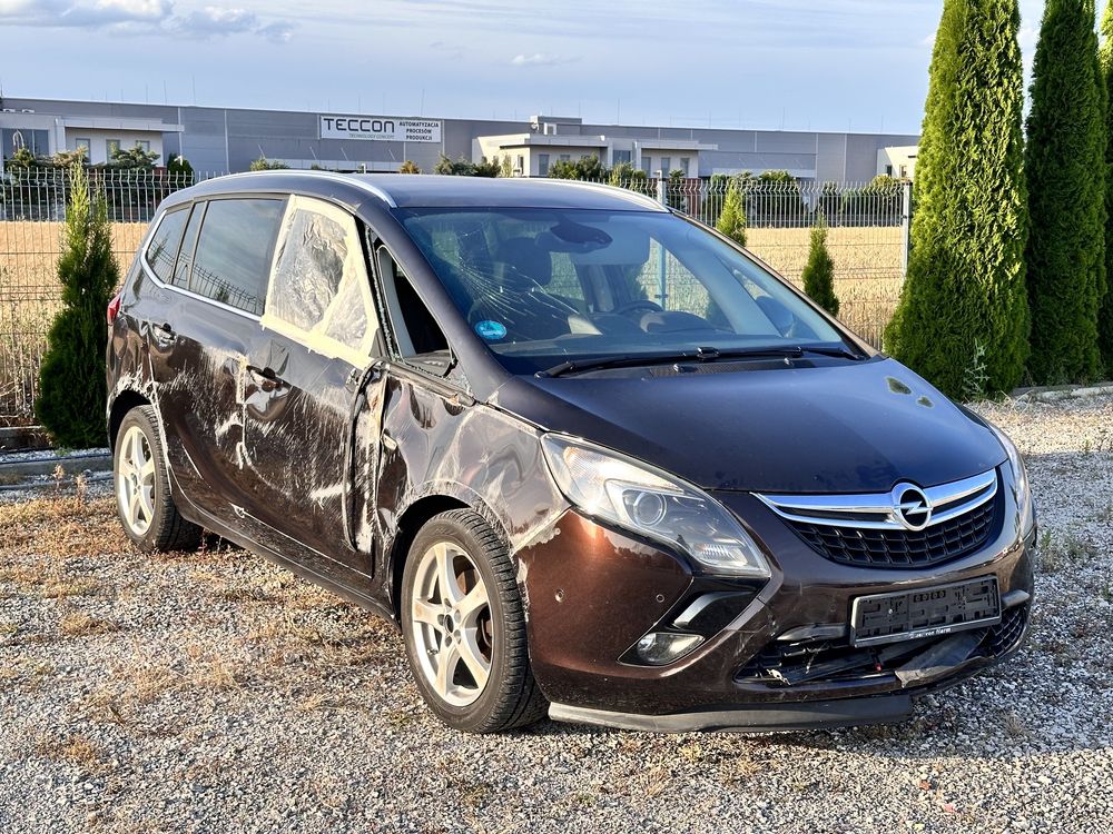 Opel Zafira C Tourer 1.4 Turbo 140 KM* 7 osob* Navi*Kamera*Martwe pole