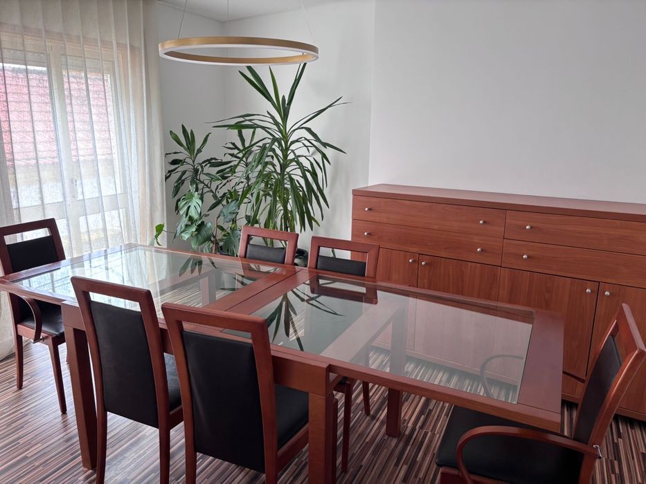Conjunto Mesa e Cadeiras Sala de Jantar em Cerejeira