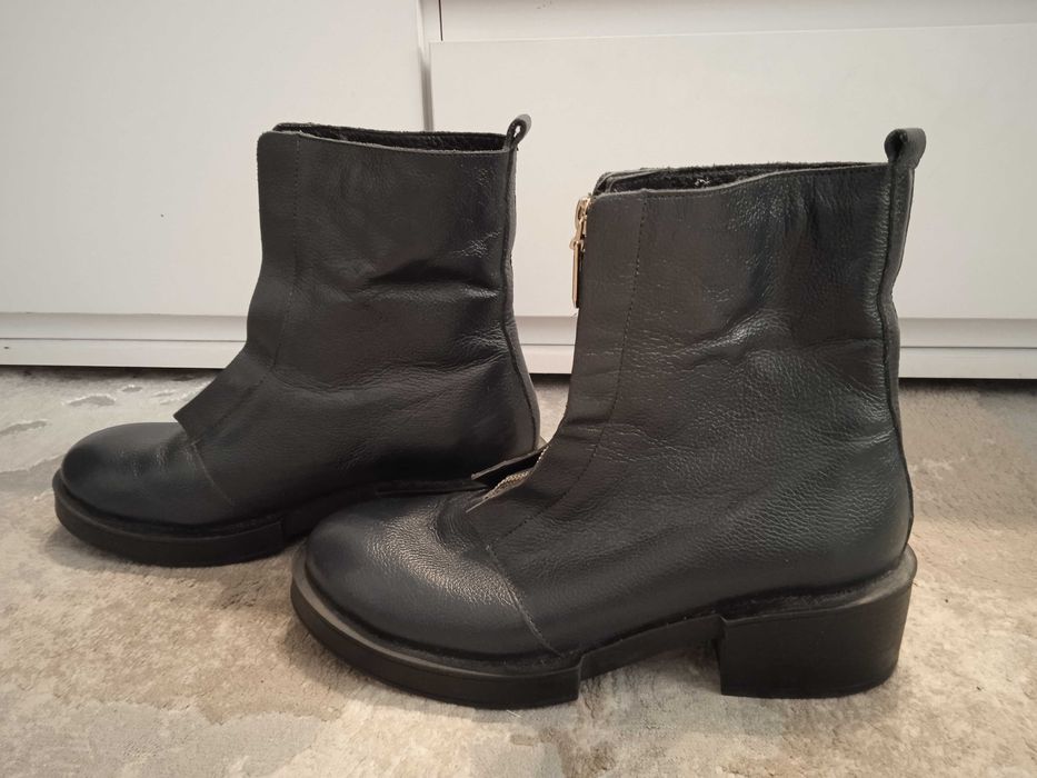 Осенние ботинки 41 размер состояние новых