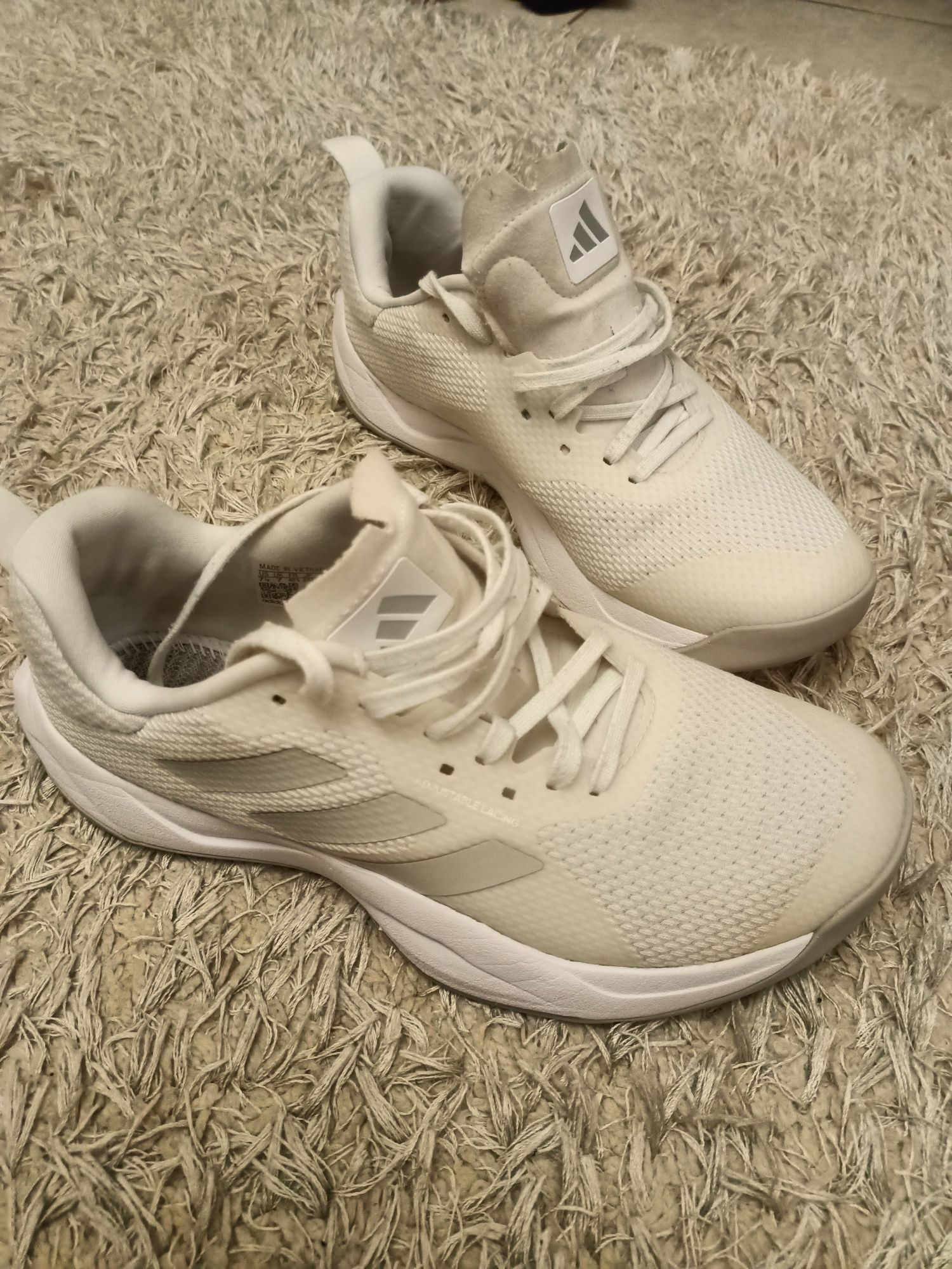 Продам кросовки Adidas 40 р