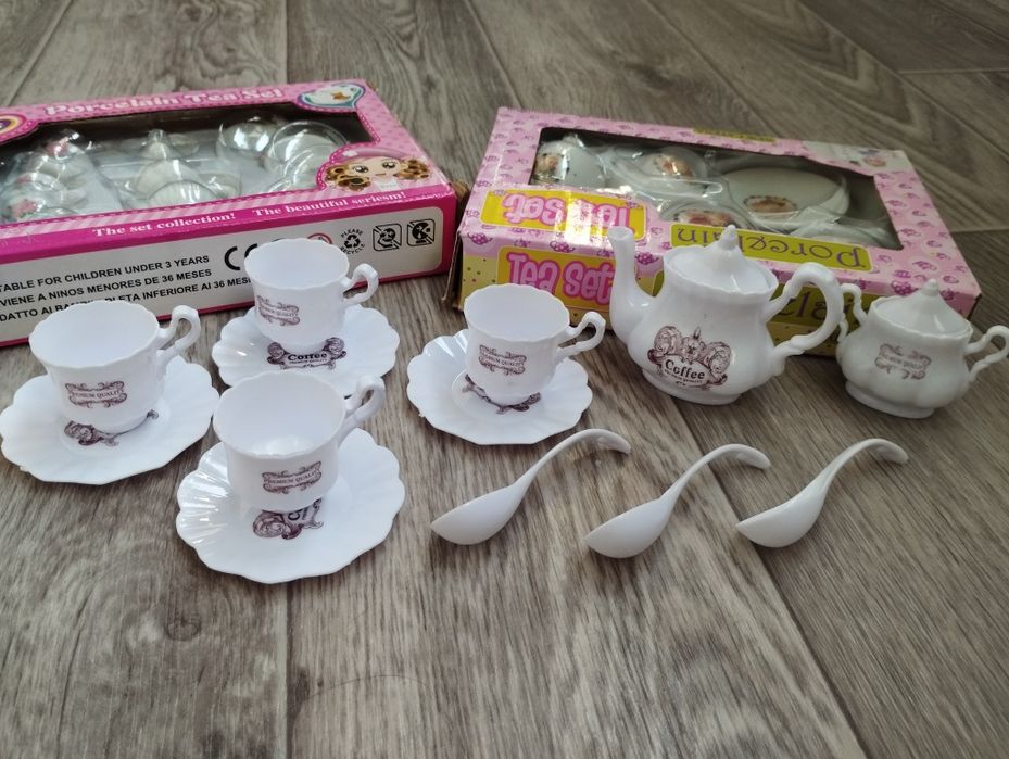 Іграшковий порцеляновий посуд, чайний сервіз