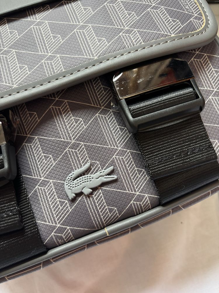 Lacoste Monogram Bag | сумка, месенджер через плече у великому форматі
