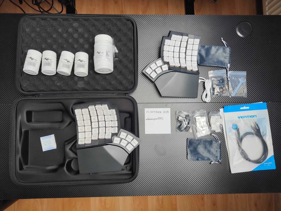 Klawiatura Ergonomiczna Moergo Glove80 SILENT + Zestaw Premium