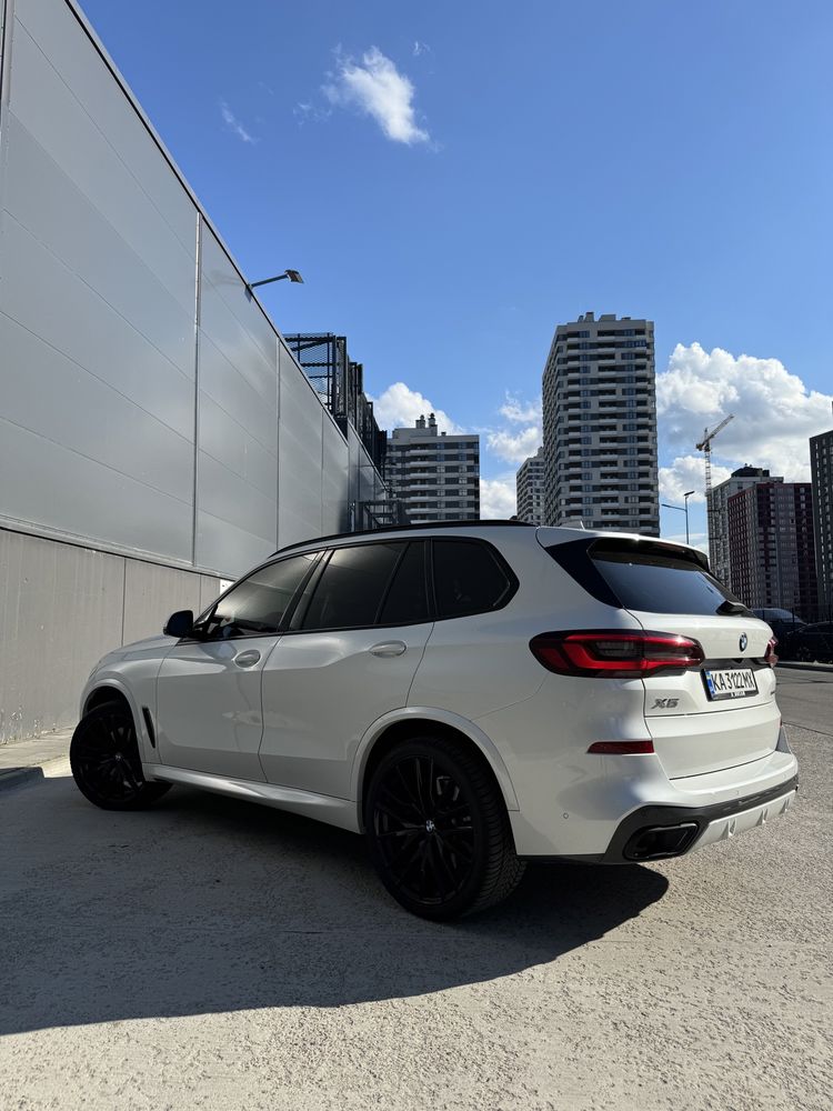 Автомобіль BMW X5 G05 S-drive 40i 3.0 2021 року білий перламутр