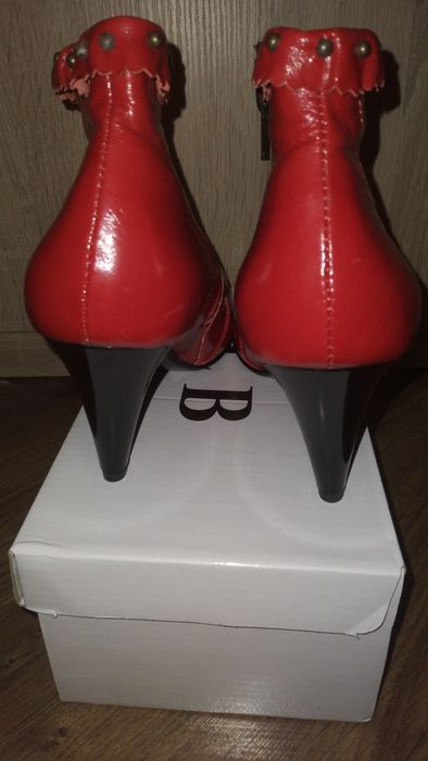 Жіночі шкіряні черевички