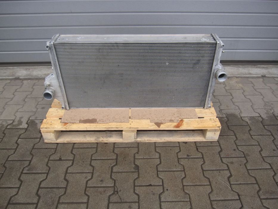 John Deere RE570493 F88B611BTH MN222310-9520 6090 8245R 8345R 8270R  8370R 8400R chłodnica wody radiator